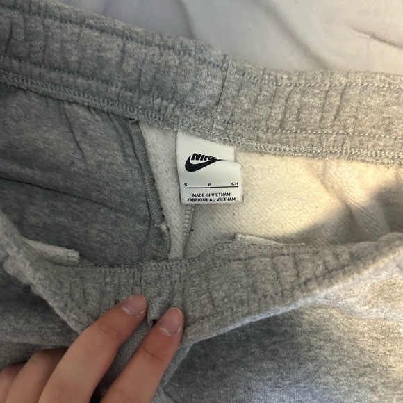 Nike Heather Grey club fleece joggers - Picture 3 of 4
